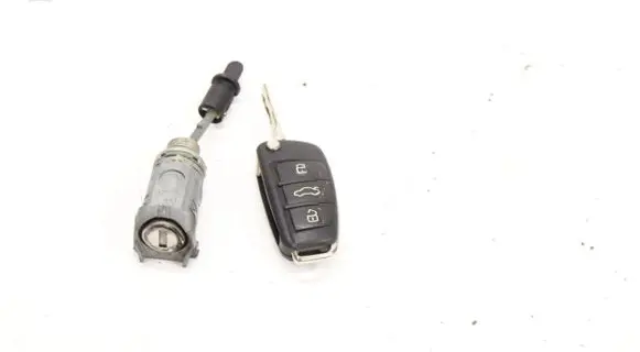 Audi Q3 8U Ignition key/card 8X0837220
