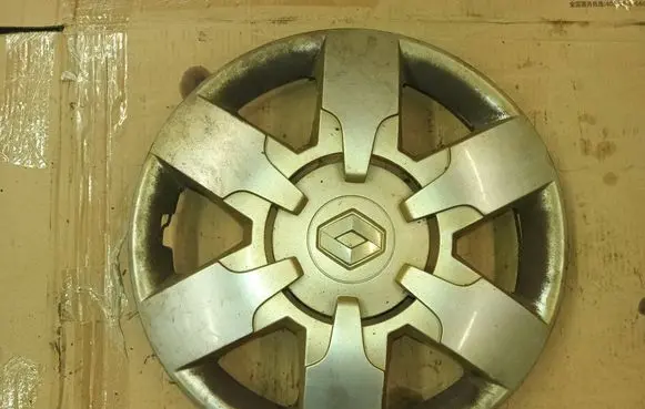 Renault Master III R16 wheel hub/cap/trim 403150037R
