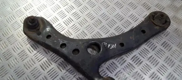 Toyota Avensis Verso Front lower control arm/wishbone