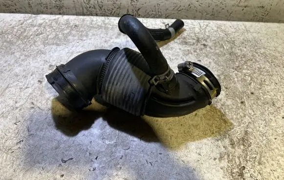 KIA Sportage Air intake hose/pipe 28130D3150 PBTGF20 LSA137701