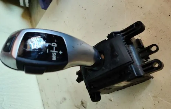 BMW 5 F10 F11 Gear shifter/selector 929690401
