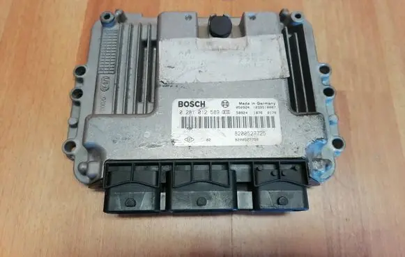 Renault Scenic II - Grand scenic II Engine control unit/module 0281012589 8200527725 8200527756