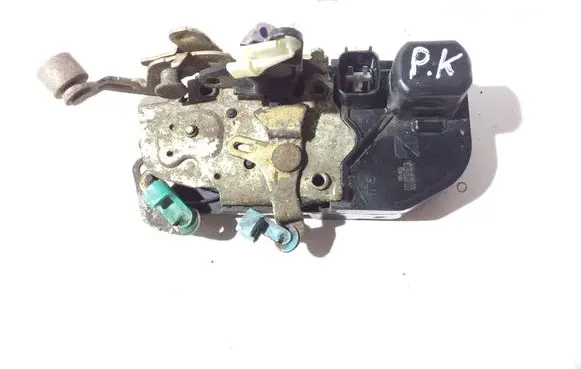 Chrysler Town & Country III Front door lock