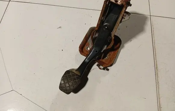 Volkswagen Golf VI Brake pedal 1K1721117T