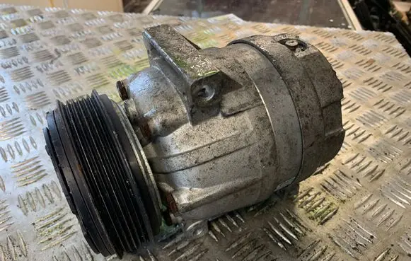 Renault Scenic I Air conditioning (A/C) compressor (pump) 7700105765
