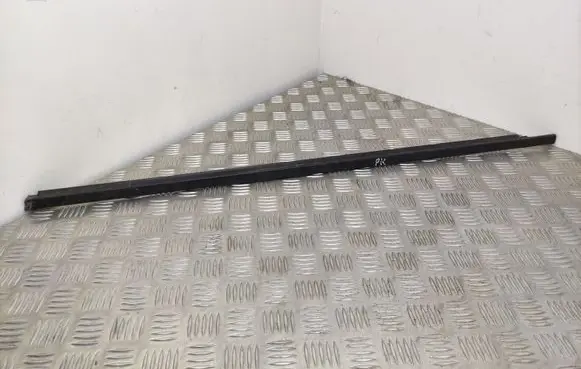 Volkswagen Sharan Front door glass trim molding 