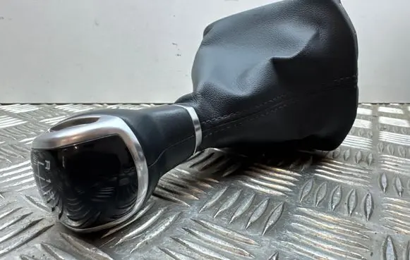 Audi A3 8Y Gear lever shifter trim leather/knob