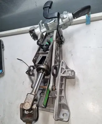 Ford Focus C-MAX Steering wheel axle ZG511361 07185773