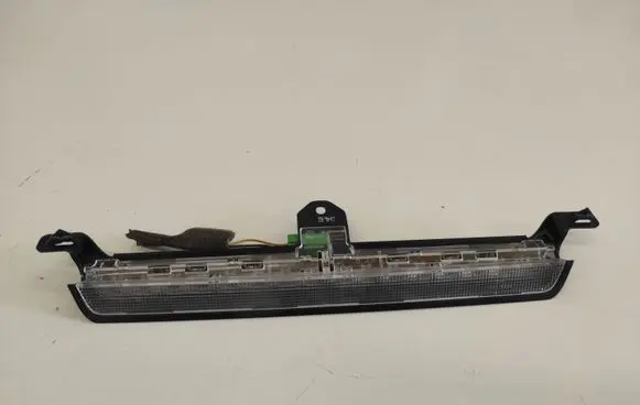 Volvo XC70 Third/center stoplight 8658948 152690
