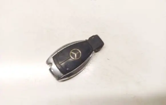 Mercedes-Benz E W211 Ignition key/card 