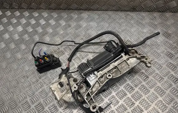 Audi Q7 4L Air suspension compressor/pump 7L8616006B