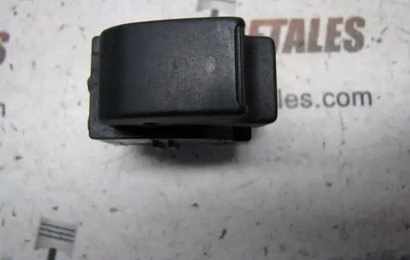 Toyota Corolla Verso AR10 Electric window control switch 848100F010