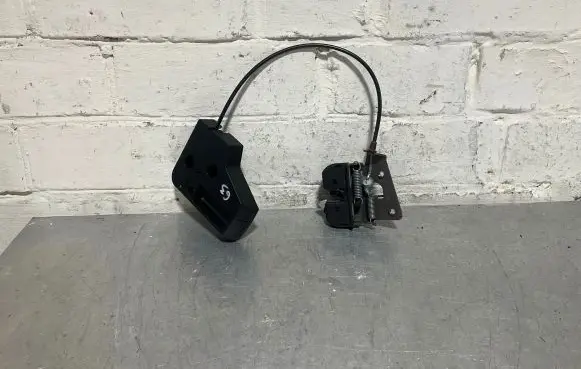 BMW 3 E92 E93 Seat back rest lock catch 7112864