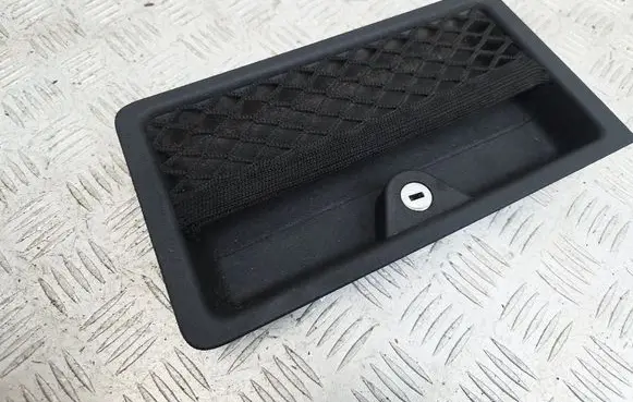 Audi TT Mk1 Other trunk/boot trim element 8N7867402