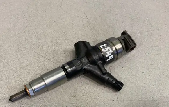 Subaru Legacy Fuel injector 16613AA030 03M04847