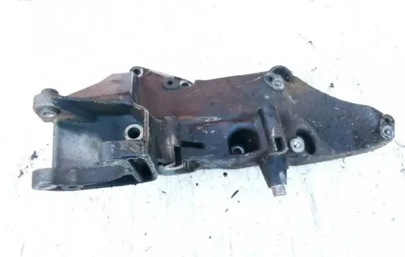 Mitsubishi Space Star Engine mounting bracket