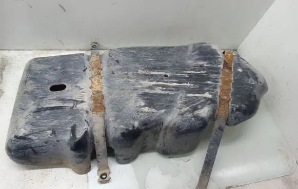 Porsche Cayenne (9PA) Fuel tank mounting bracket 7L0201973