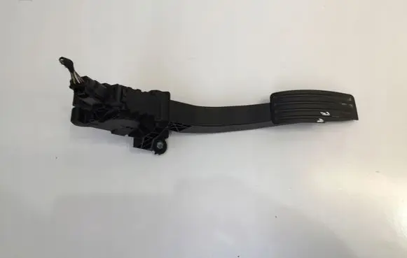 Volvo XC40 Accelerator throttle pedal 32212363