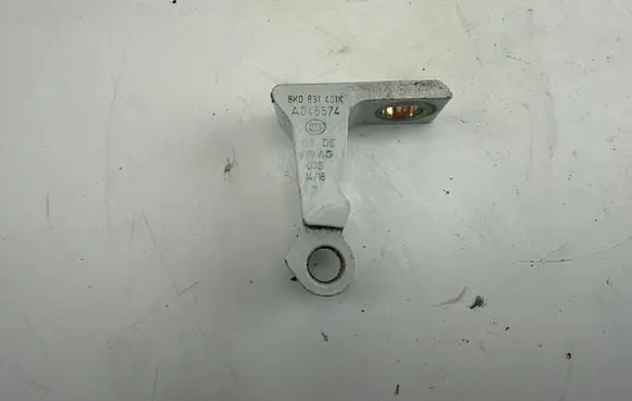 Volkswagen Touareg II Rear door lower hinge 8K0831401K