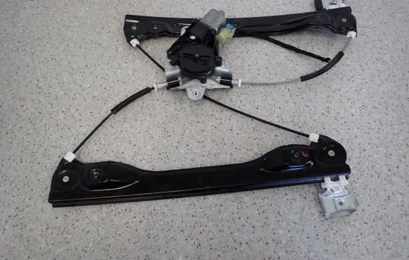 Chevrolet Cruze Front door window regulator with motor