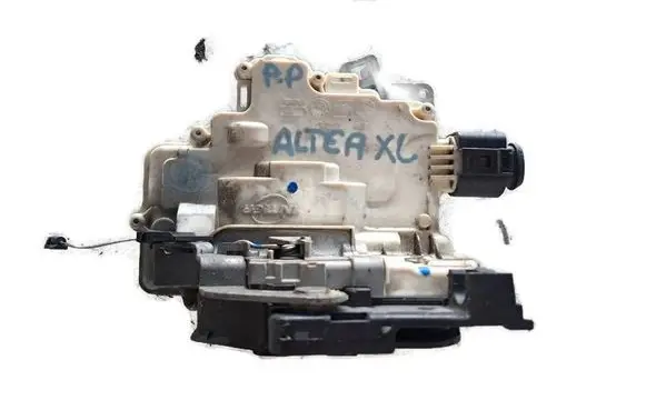 Seat Altea XL Front door lock 1P1837016