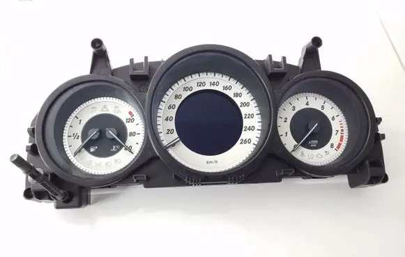Mercedes-Benz C W204 Speedometer (instrument cluster) A2049004109