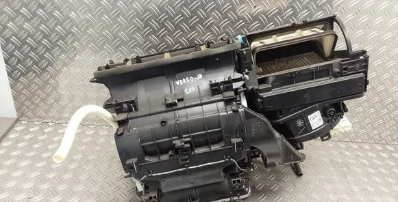 Toyota Verso Interior heater climate box assembly 8701002C61