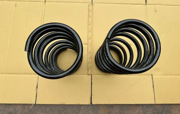 Nissan Patrol Y61 Rear coil spring 55020VB901 55020VB902