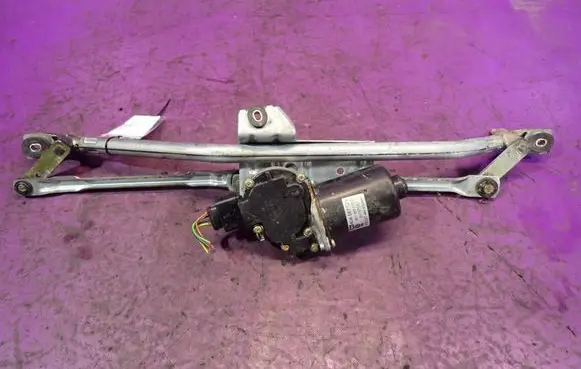 Audi A6 Allroad C5 Front wiper linkage and motor 