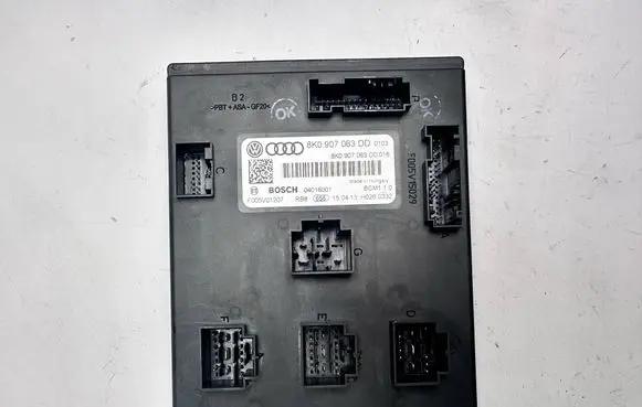 Audi A4 S4 B8 8K Comfort/convenience module 8K0907063DD 04016001 F005V01207
