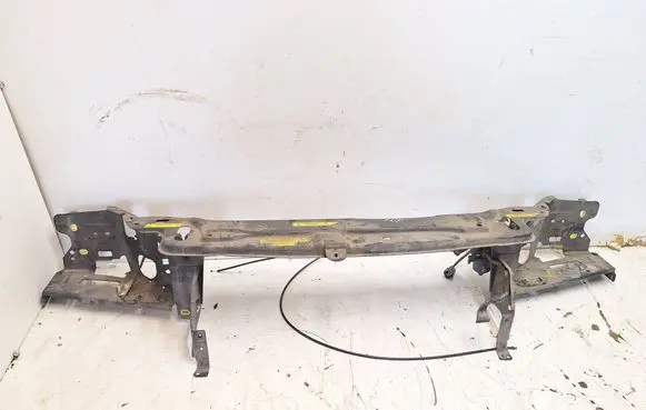 Volvo XC90 Radiator support slam panel bracket 