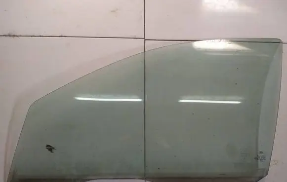Ford Focus Front door window glass four-door AS2
