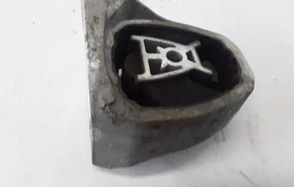 Volvo S90, V90 Engine mount bracket 31480565
