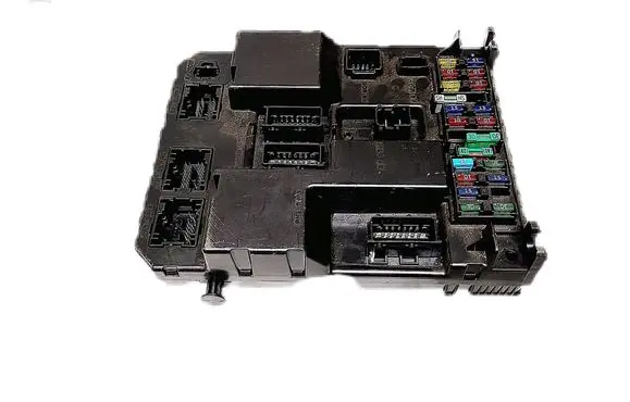 Peugeot 307 Fuse module 9651197580A
