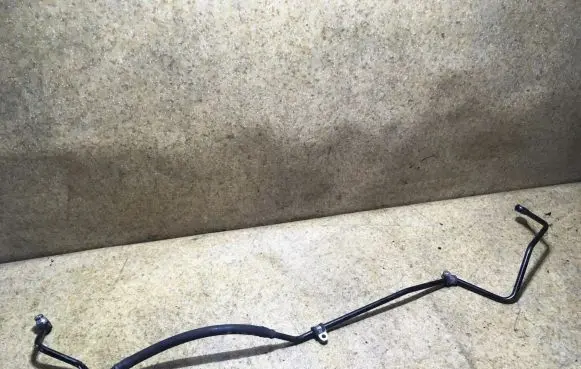 Gearbox oil cooler pipe/hose