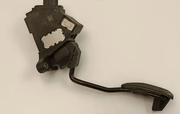 Toyota Yaris Accelerator throttle pedal 781100D150 14048A