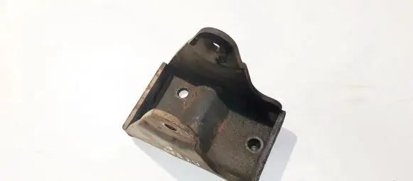 Hyundai Sonata Engine mounting bracket