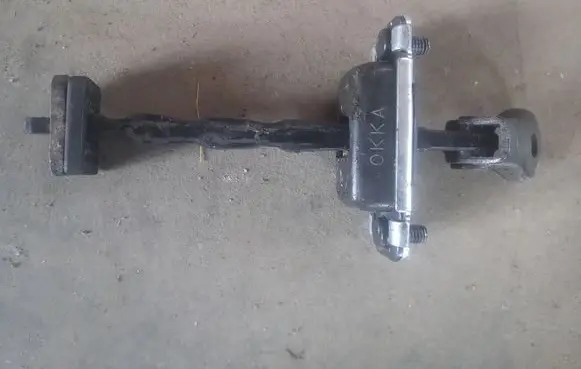 Hyundai Ioniq Front door check strap stopper