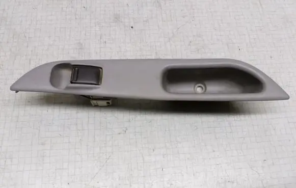 Nissan Almera Tino Electric window control switch 82961BU700 82961BU000