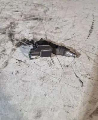 Volvo S40 Fuel injector 0280158096 8653891