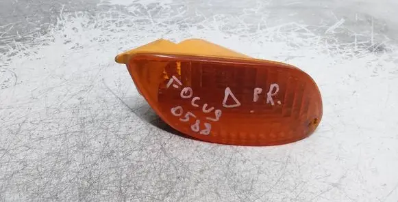 Ford Focus Front indicator light