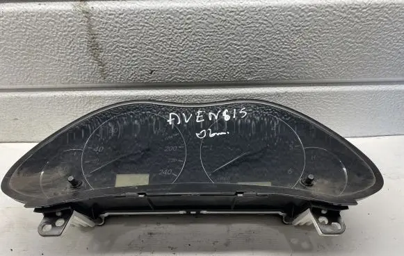 Toyota Avensis T250 Speedometer (instrument cluster) 8380005850
