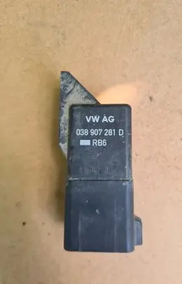 Skoda Fabia Mk2 (5J) Glow plug pre-heat relay 0281003038 038907281D