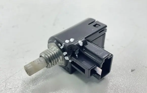 Clutch pedal sensor