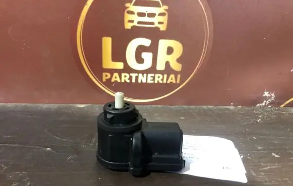 Headlight level adjustment motor