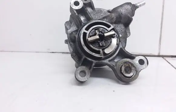 Peugeot 407 Vacuum pump D1651C2 D410P
