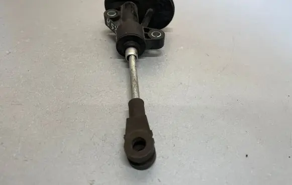 Opel Corsa E Clutch slave cylinder 55190994