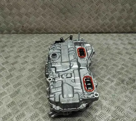 Voltage converter inverter