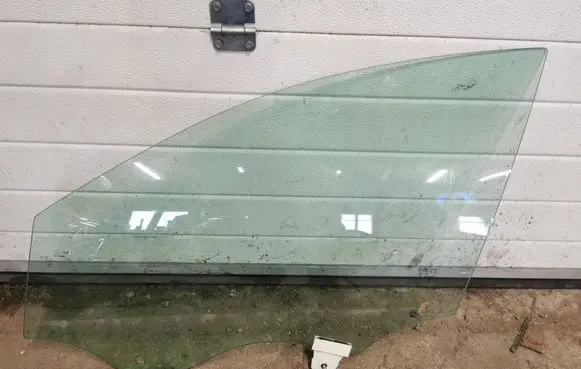 Mercedes-Benz E W214 Front door window glass four-door A2147203701