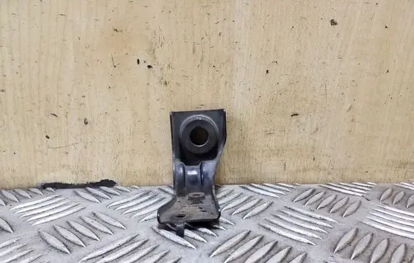 Honda CR-V Radiator mount bracket